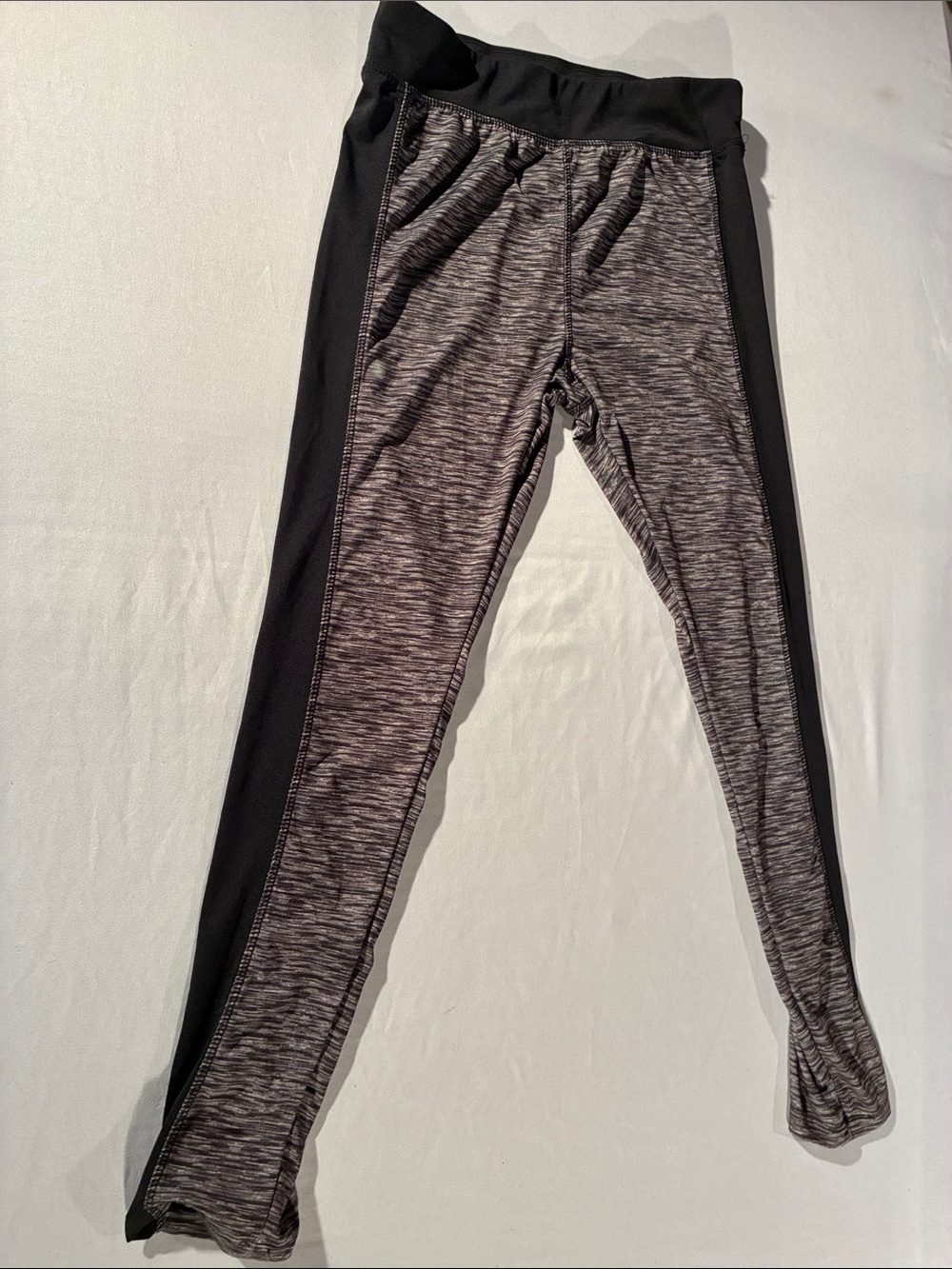 Source Unknown Black & Gray Girls' Athletic Leggings